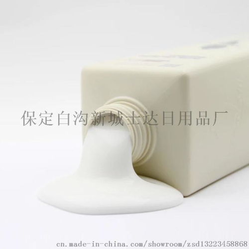 廠家直銷批發(fā)800ml阿道夫洗發(fā)水 高品質(zhì)生產(chǎn) ,保定白溝新城士達(dá)日用品廠